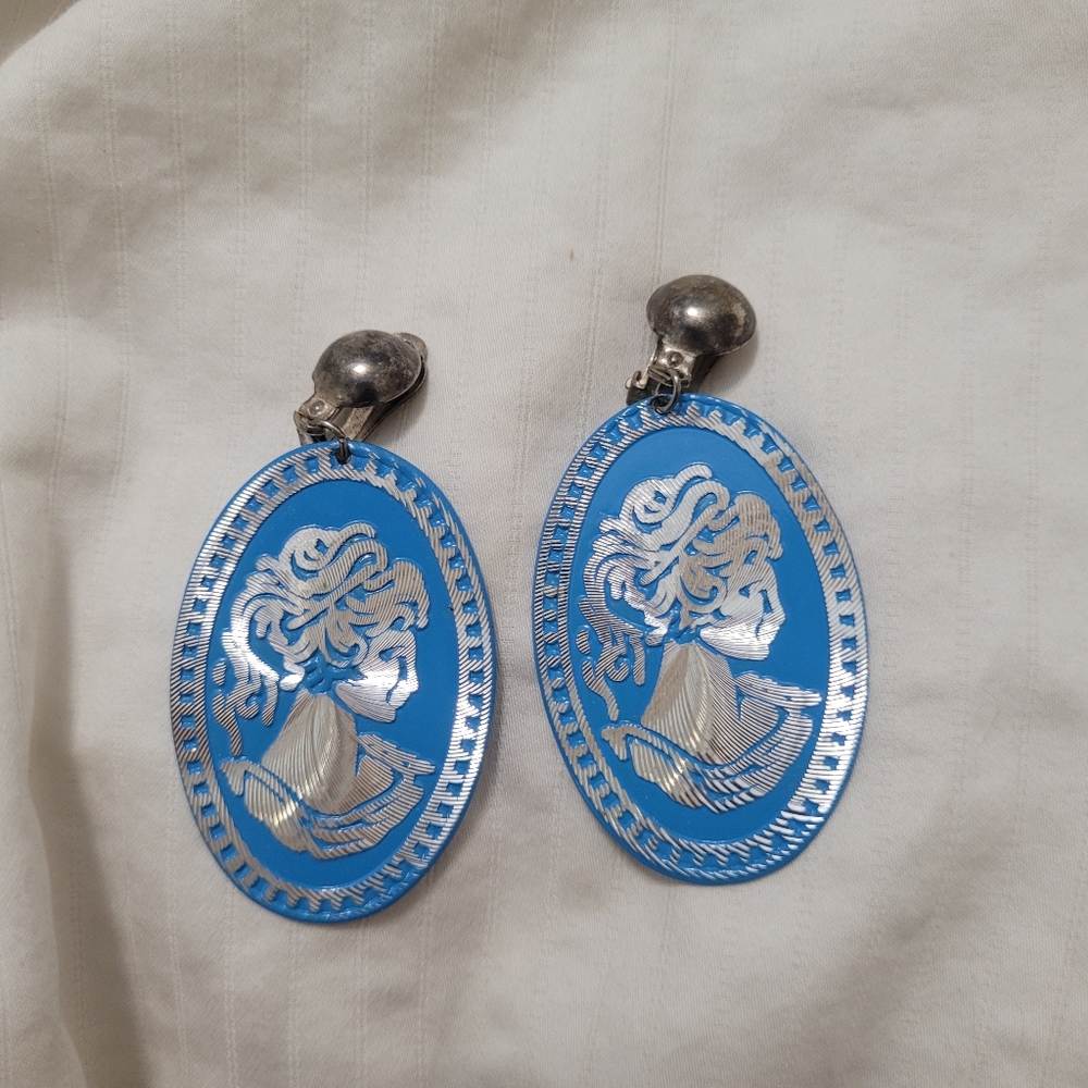 Vintage Metal Blue Cameo Clip on Silhouette Earrings